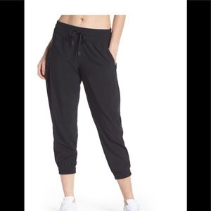 Zella size L out and about crop joggers pants